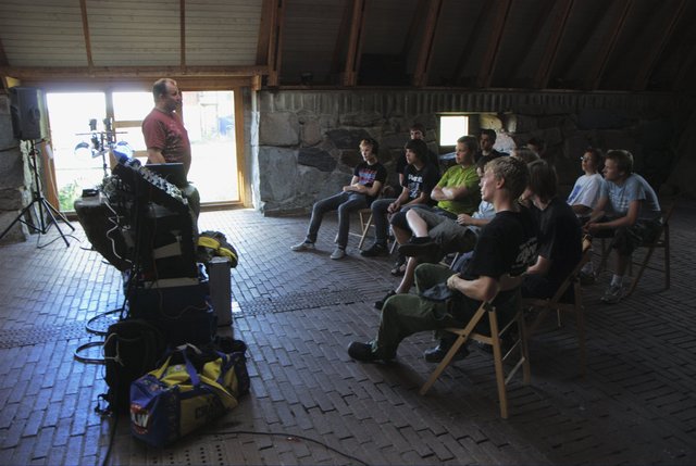 Mats holding a lecture on DJing