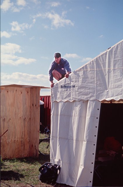 Building tents