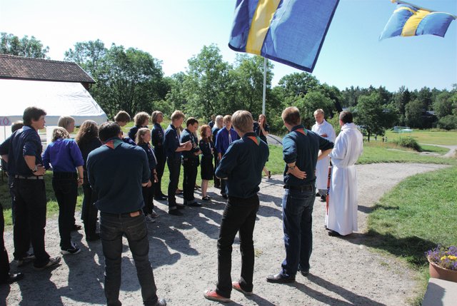 Konfirmands gtting ready for the ceremony