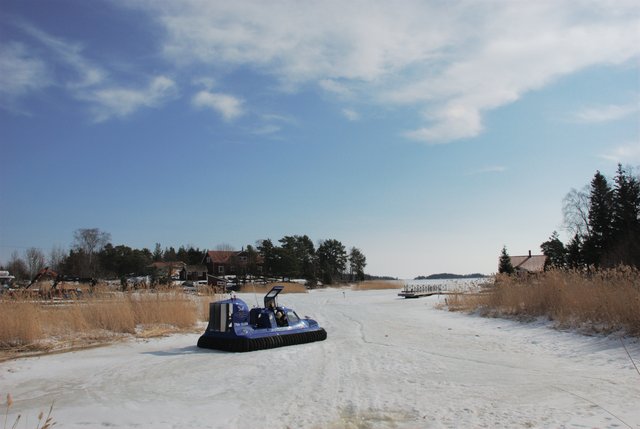 Hoovercraft to Vässarö