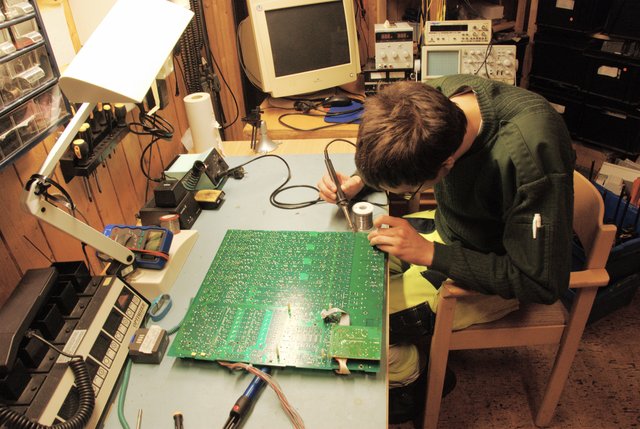 Repairing the Soundcraft Powerstation mixer