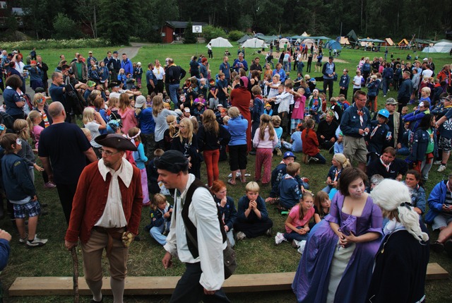 1719 - Preparing the opening act